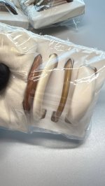 Zara НАБОР ИЗ ЧЕТЫРЕХ ПЛАСТИКОВЫХ БРАСЛЕТОВ Ecru | 1070/200/712