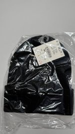 Zara ТРИКОТАЖНАЯ ШАПКА В РУБЧИК С ЭТИКЕТКОЙ Black | 4701/699/800
