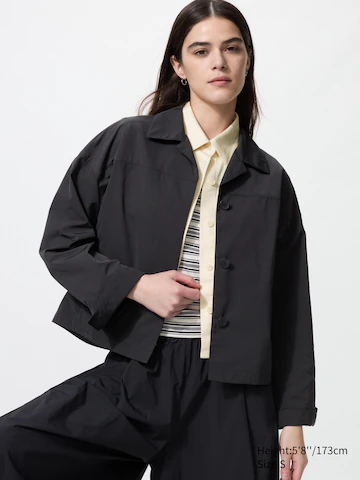 Куртка с коротким открытым воротником