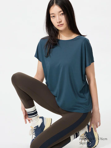 Футболка с округлым вырезом на запах