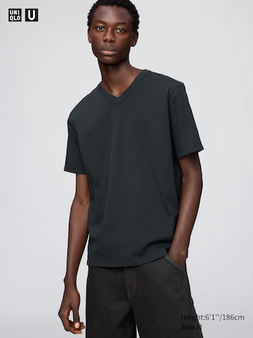 Футболка с v-образным вырезом