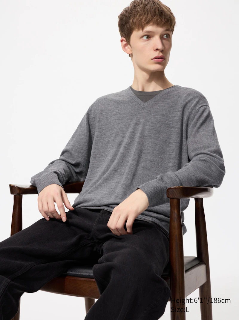 Водолазка с v-образным вырезом из 100% мериносовой шерсти