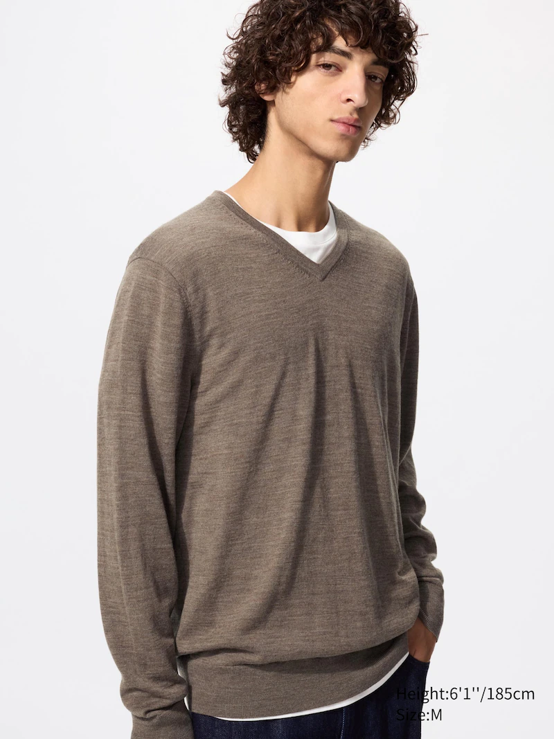 Водолазка с v-образным вырезом из 100% мериносовой шерсти