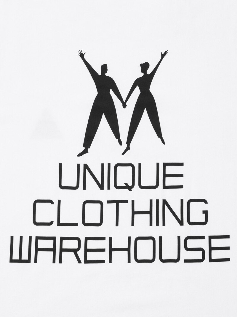 Футболка с графическим логотипом uniqlo