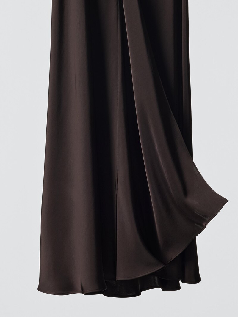 Юбка макси из атласа