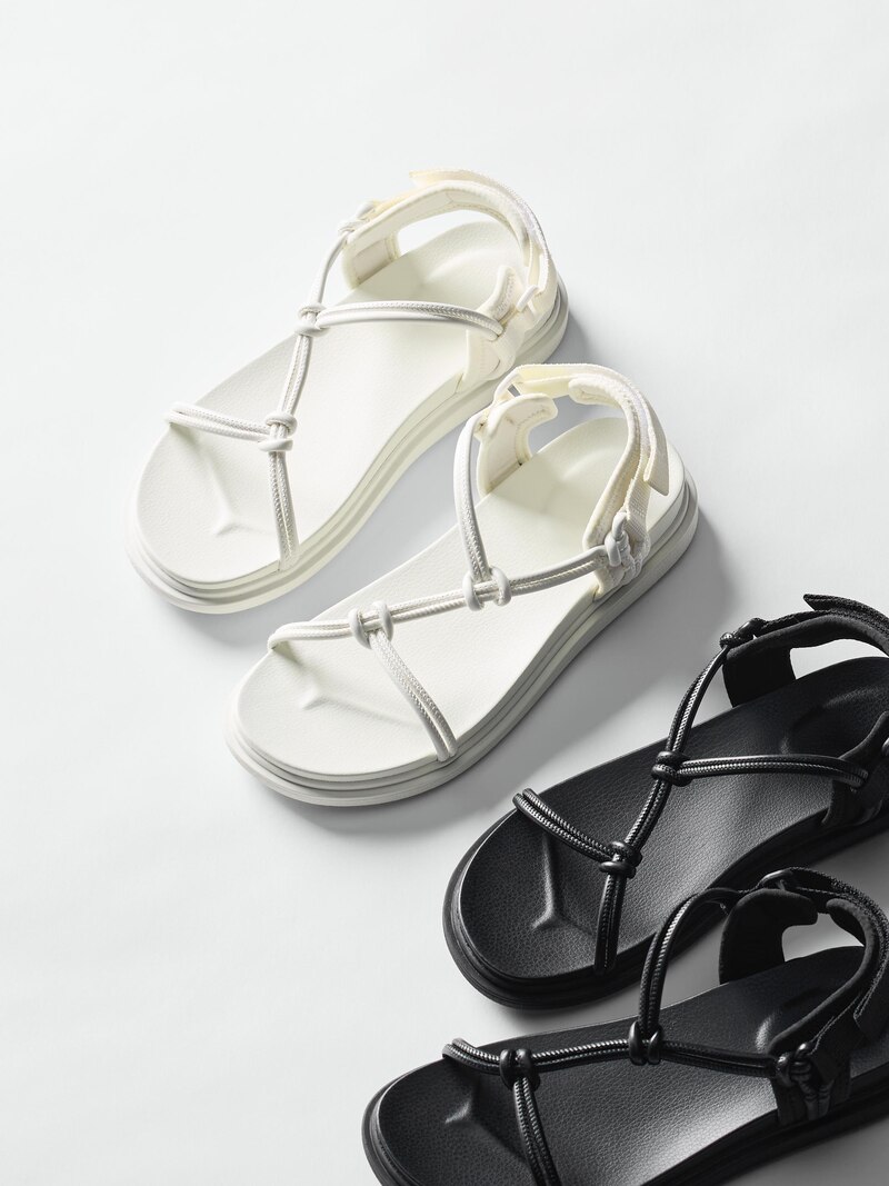 Шлепанцы на веревочной подошве