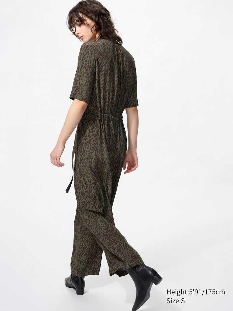 Легкий комбинезон из района