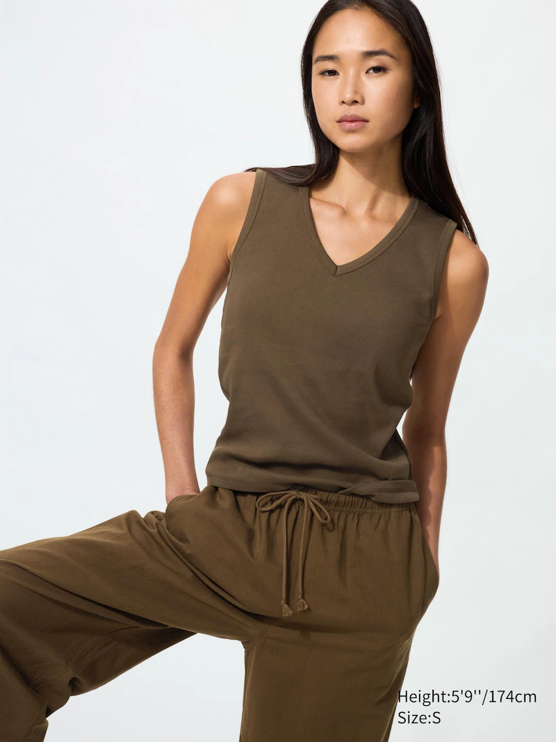 Топ с v-образным вырезом