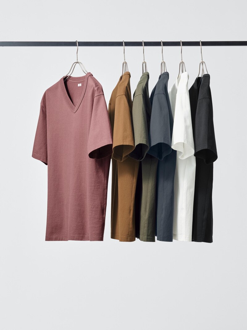 Футболка с v-образным вырезом