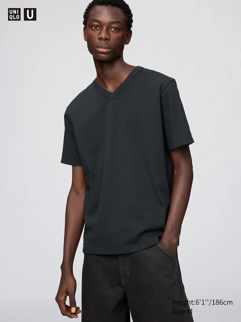 Футболка с v-образным вырезом