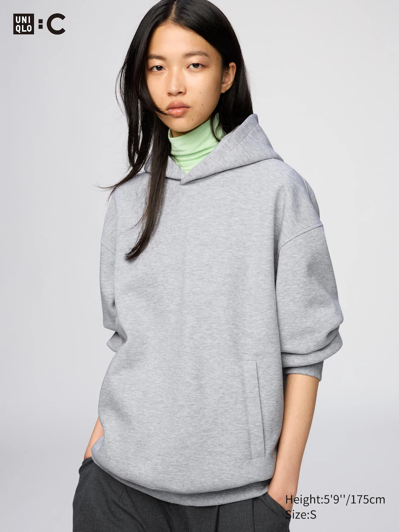 Худи с капюшоном и увеличенными размерами